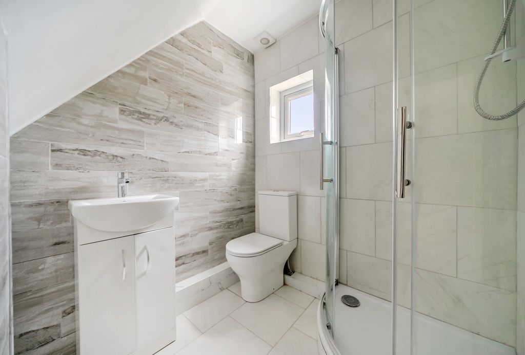 Property photo 2 of 20 1400305-6-69661c3...