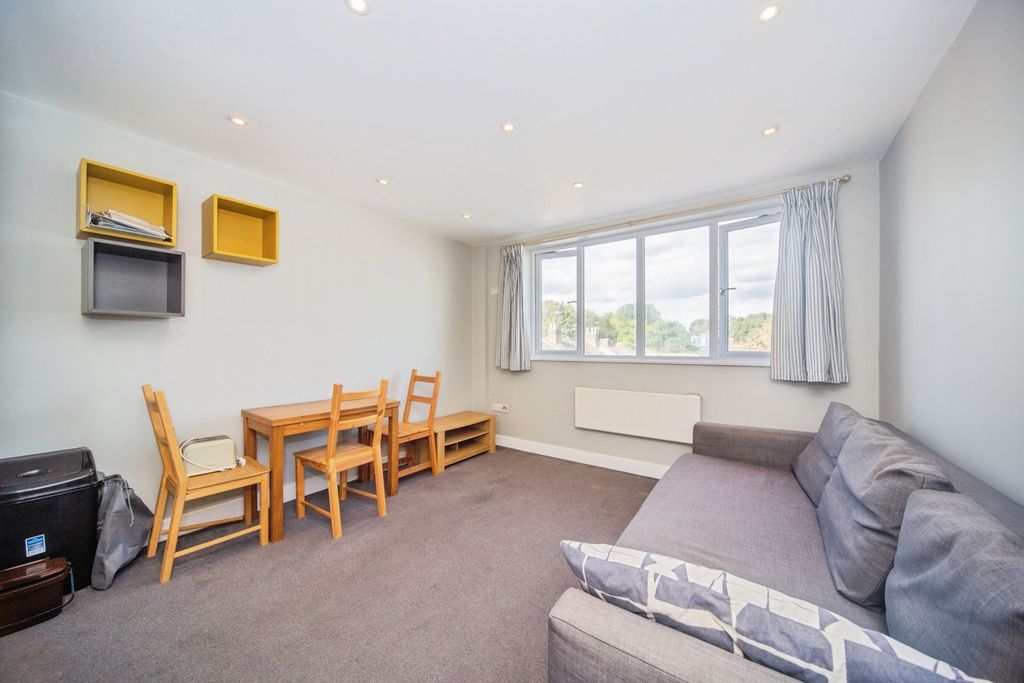 Property photo 2 of 10 Pbox-Img.Jpg