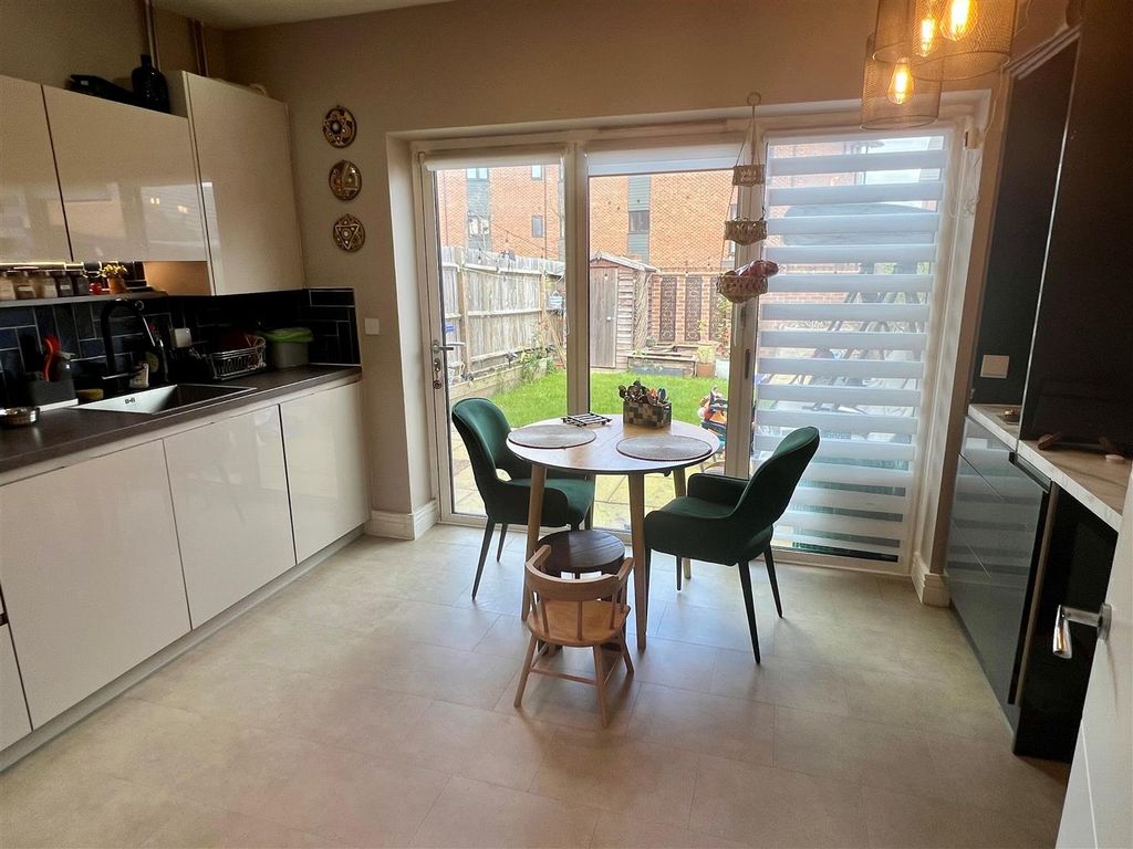 Property photo 3 of 7 19 Padd Kitchen.Jpg