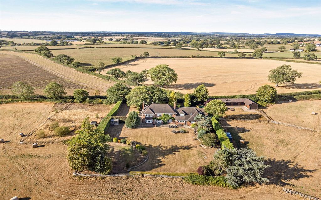 Property photo 3 of 35 Setting