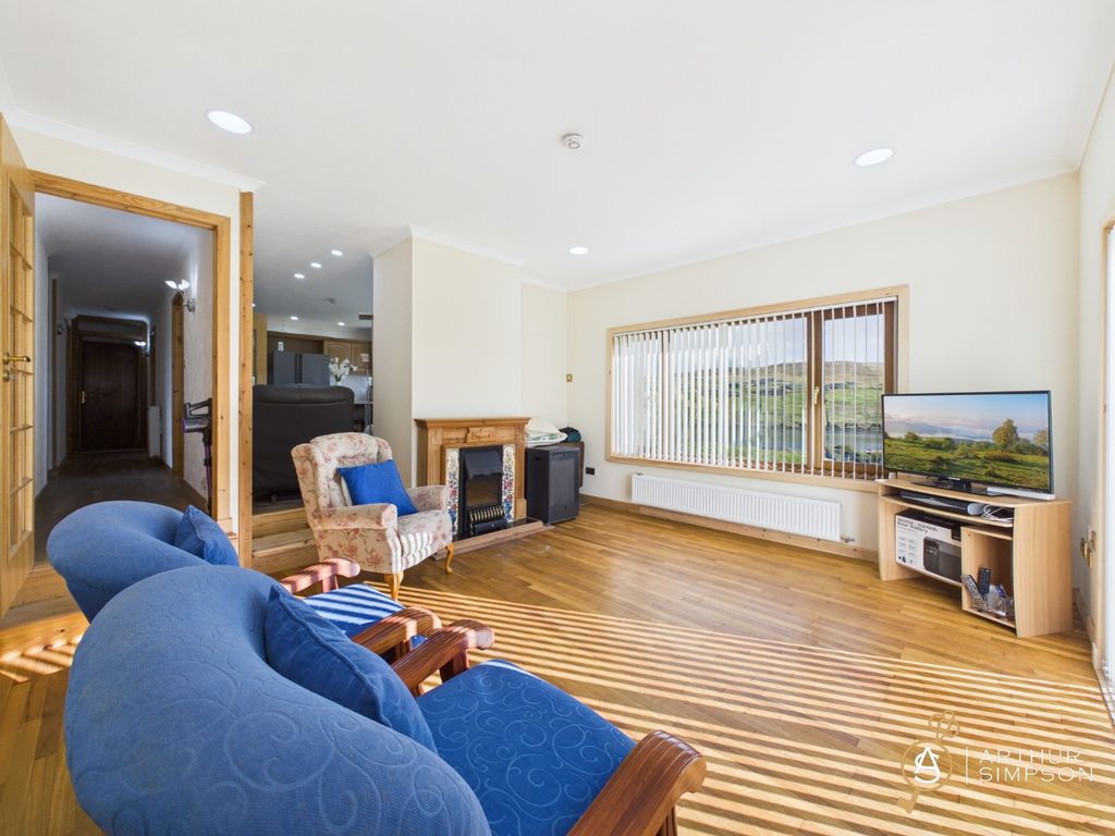 Property photo 3 of 30 5894715