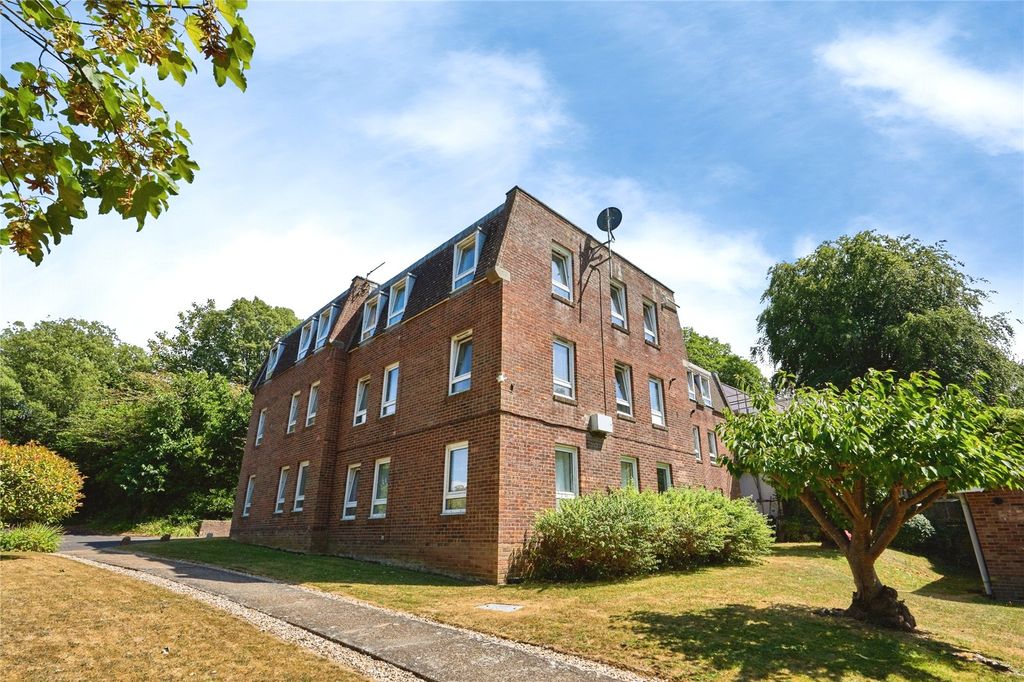 Property photo 1 of 10 Front