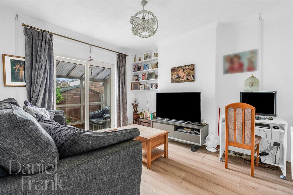 Property photo 3 of 16
