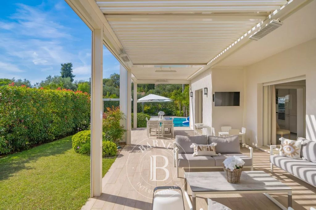 Property photo 2 of 23