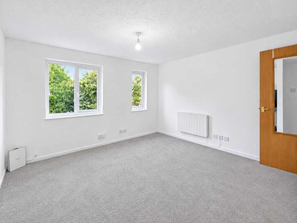Property photo 3 of 10 4692674