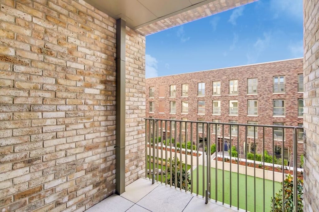 Property photo 2 of 14 3_Balcony-0