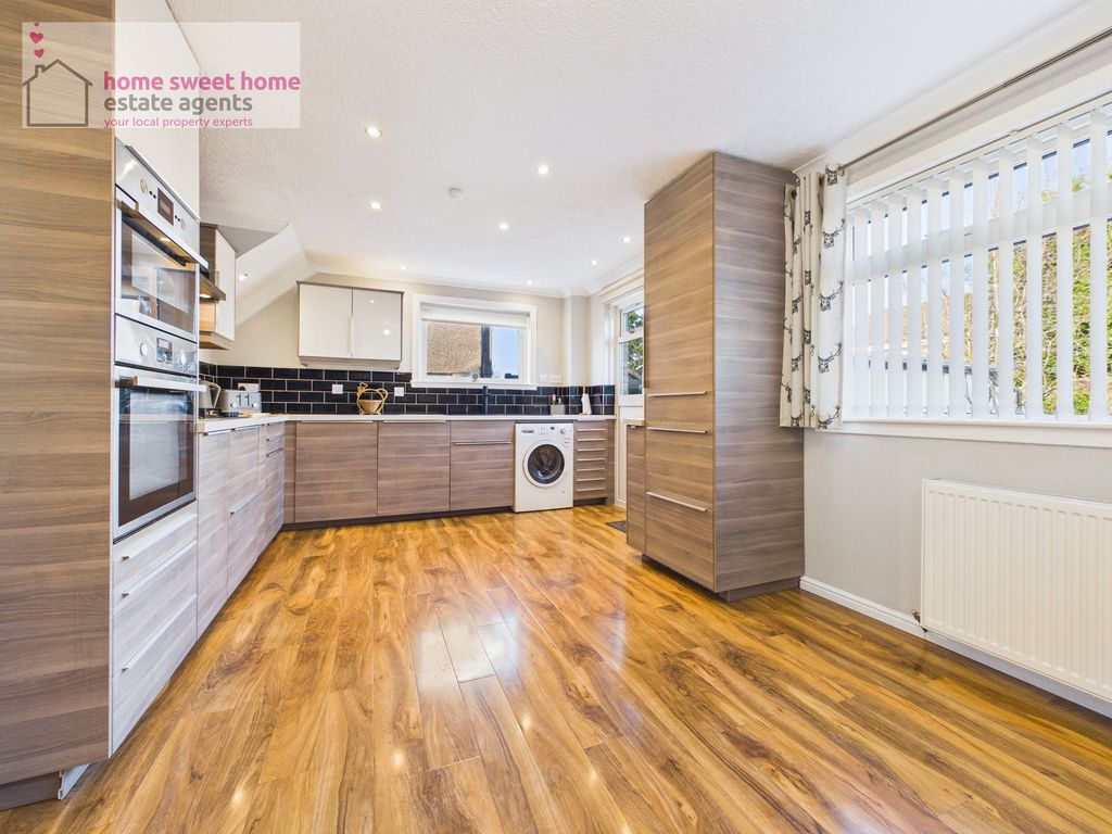 Property photo 3 of 37