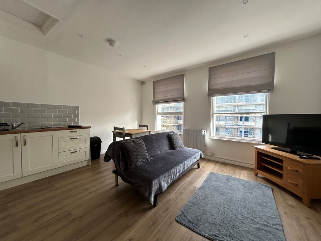 Property photo 2 of 11 Picture No. 06