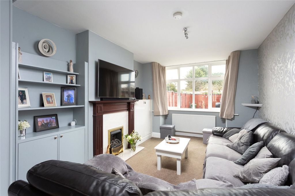 Property photo 3 of 11 Photo