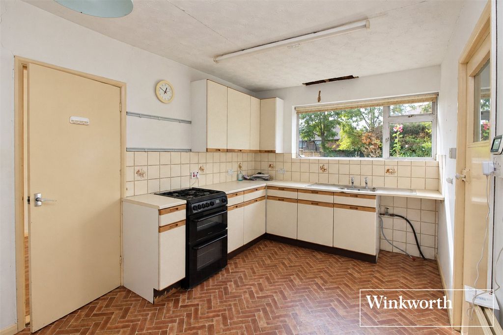 Property photo 2 of 12 Picture No. 18
