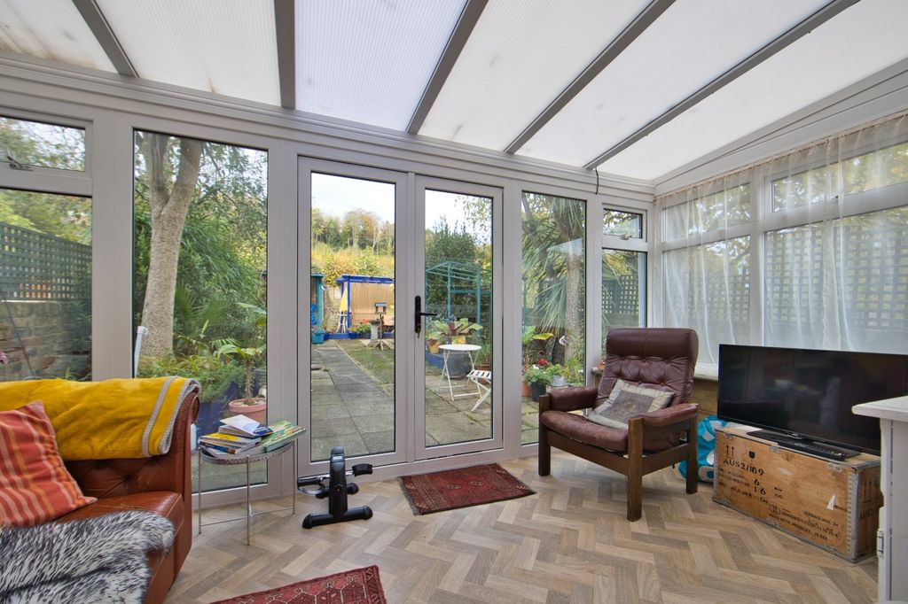 Property photo 3 of 16 Picture 3