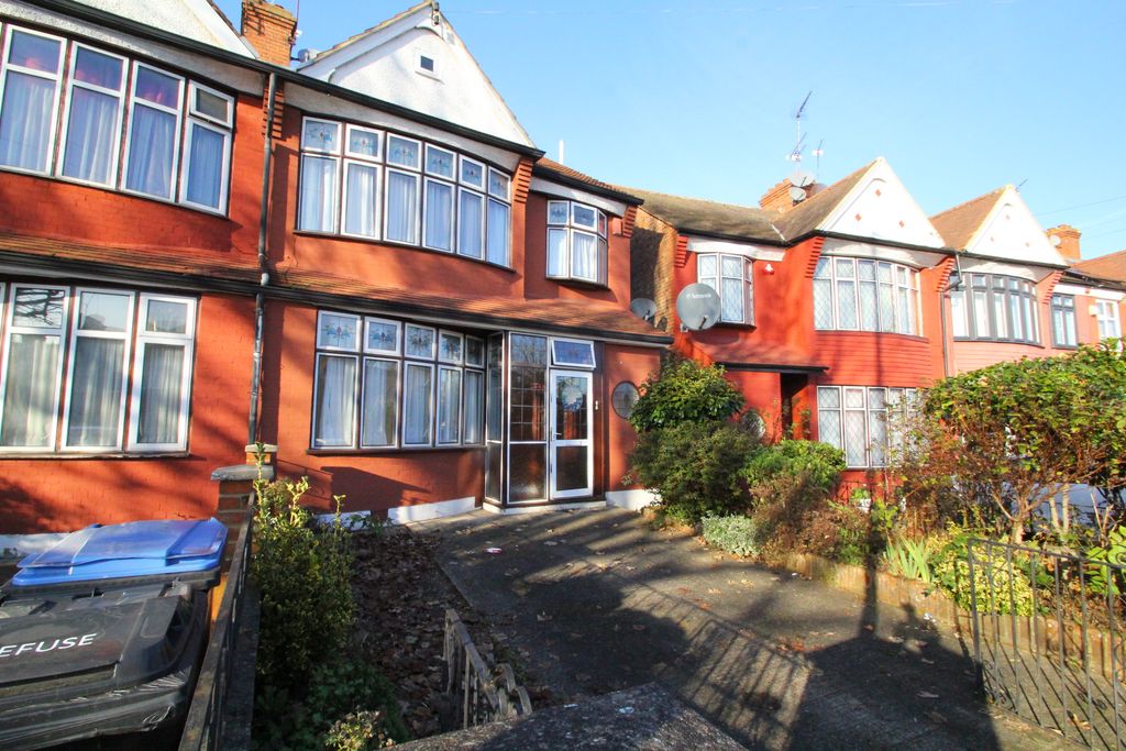 Property photo 2 of 27