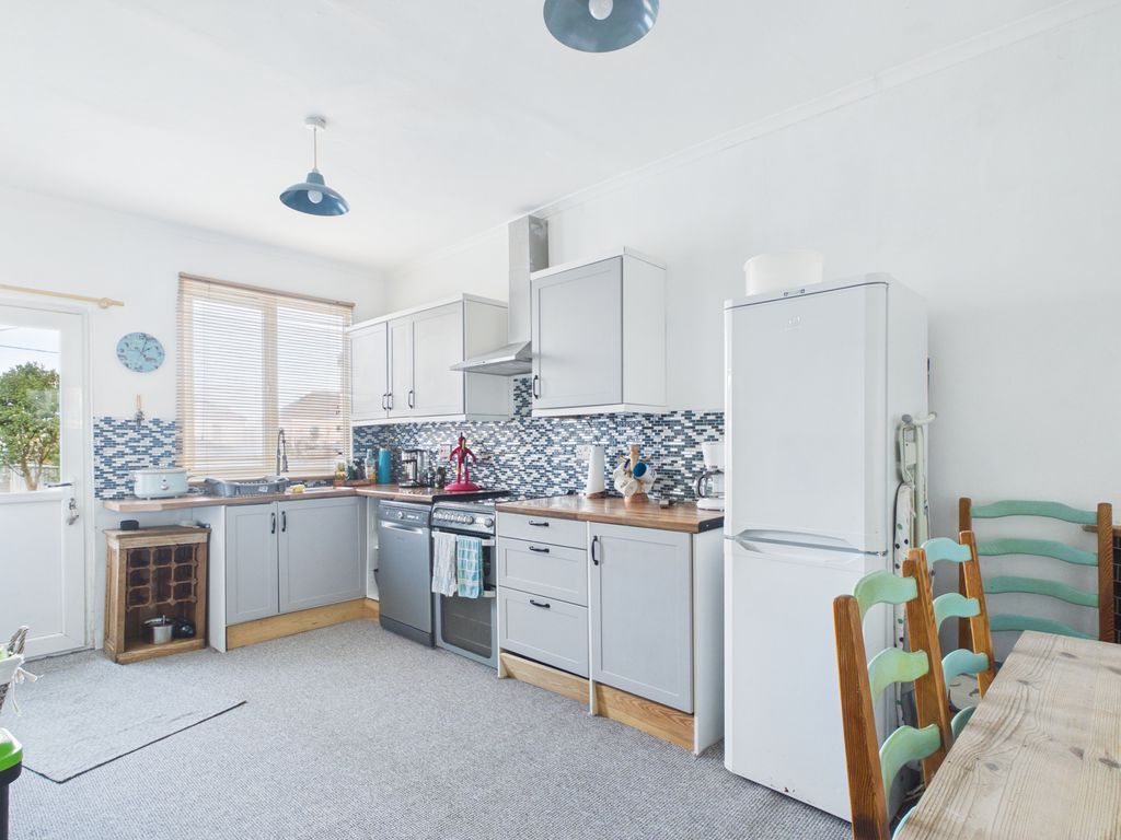 Property photo 3 of 9 Kitchen/Diner