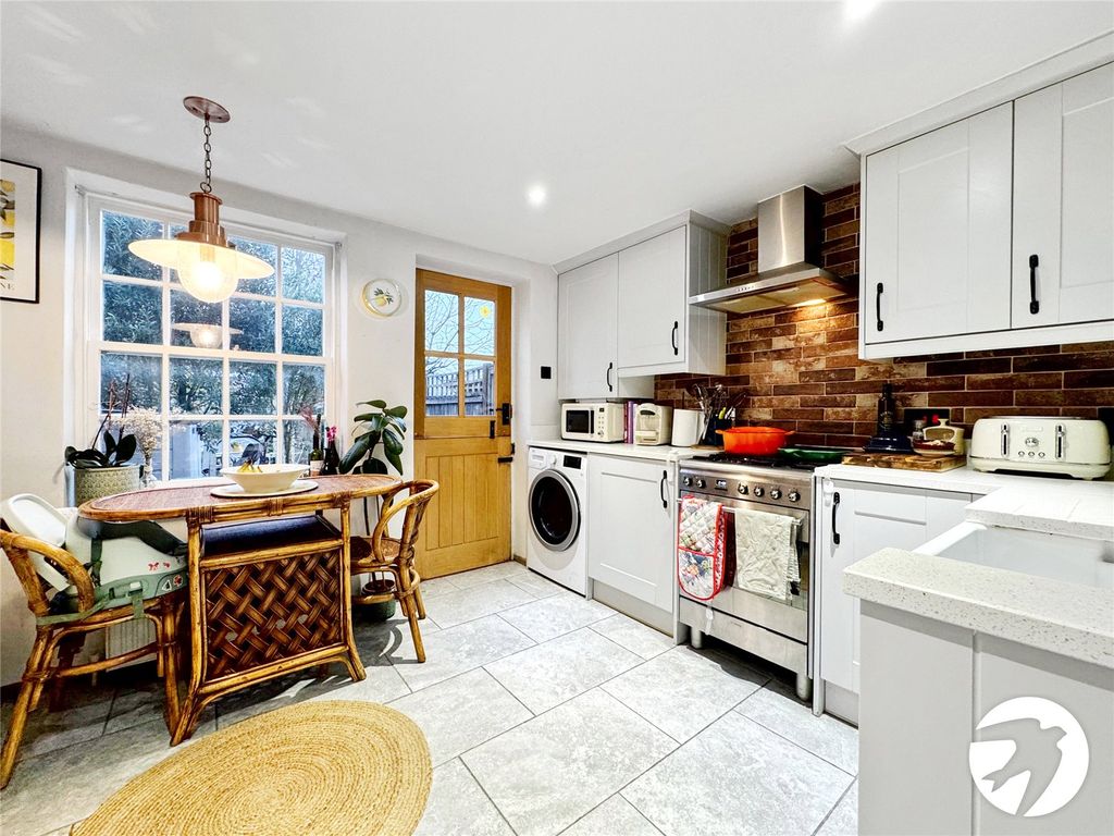 Property photo 3 of 17 Picture 3