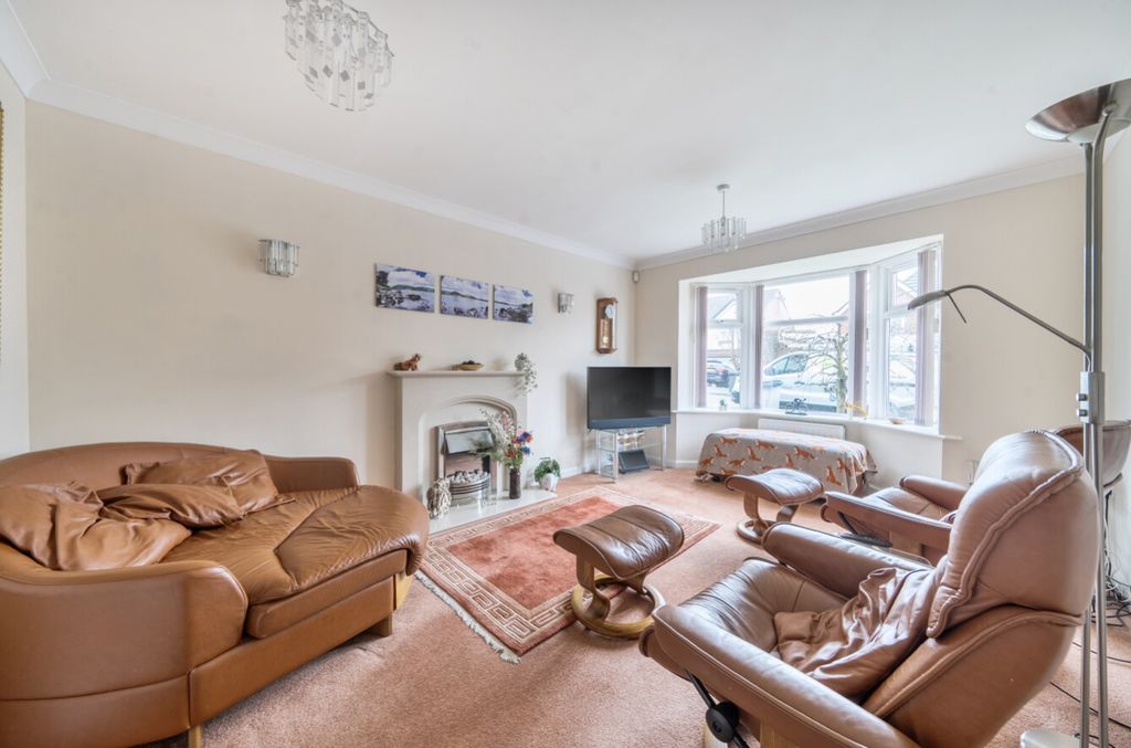 Property photo 3 of 19 Cosy Lounge