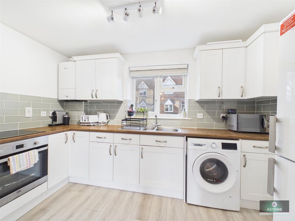 Property photo 3 of 11 Cam02067G0-Pr0189-Still007.Jpg