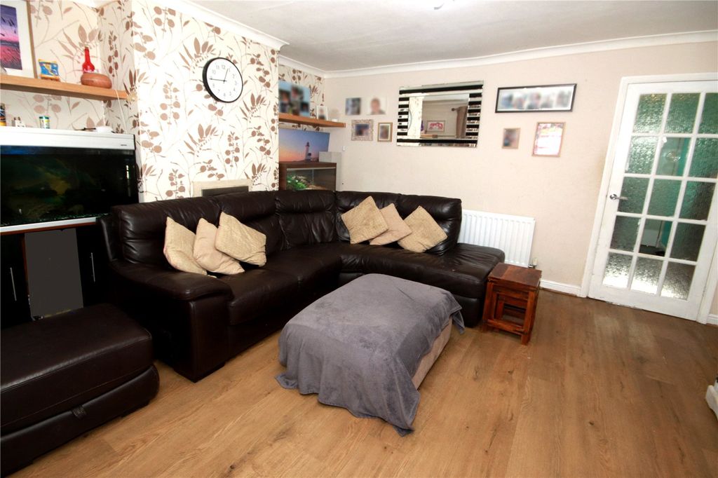 Property photo 2 of 17 Picture No. 15