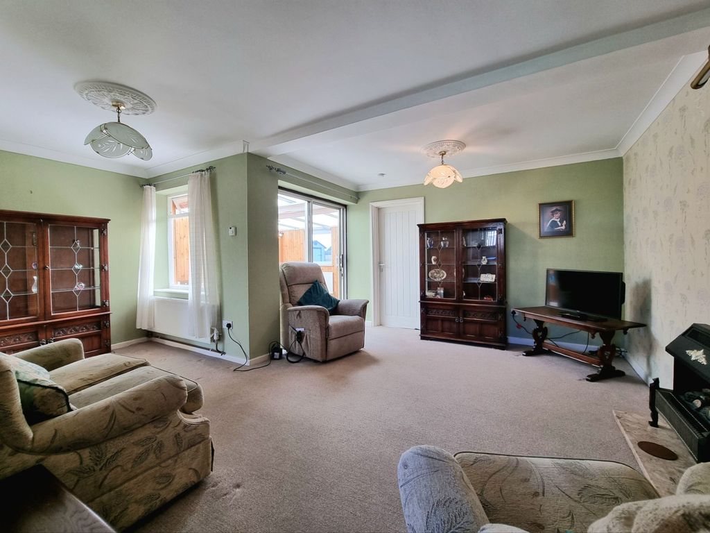 Property photo 2 of 25