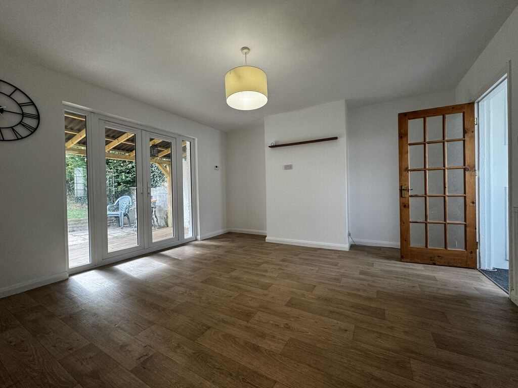 Property photo 3 of 13 Photo 2