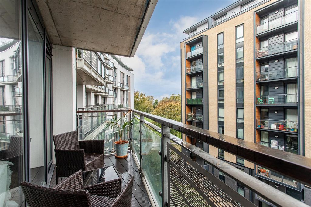 Property photo 1 of 10 Balcony