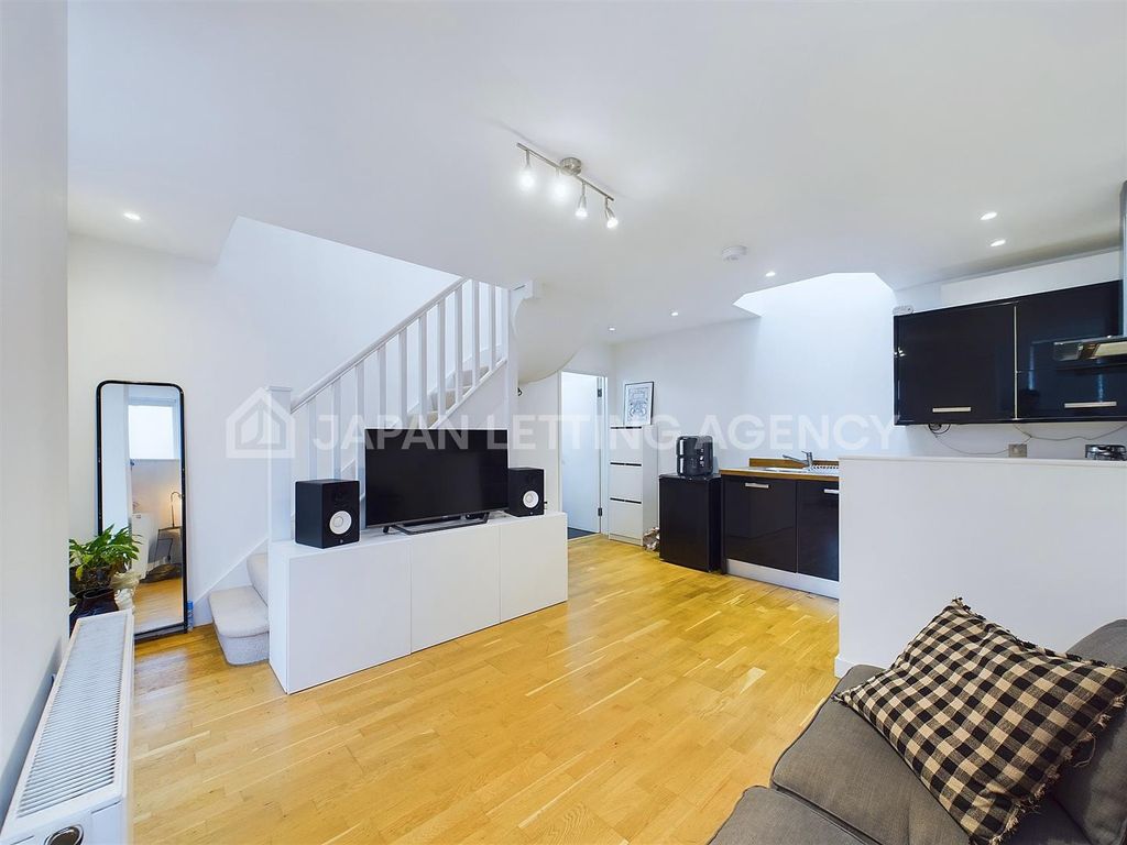 Property photo 1 of 6 Cam02206G0-Pr0120-Still002.Jpg
