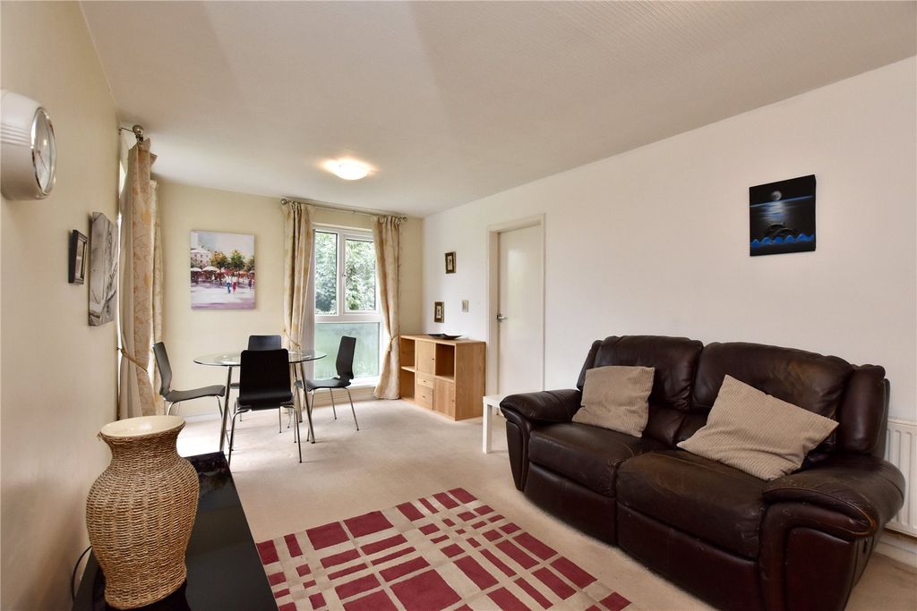 Property photo 2 of 18 Picture No. 19