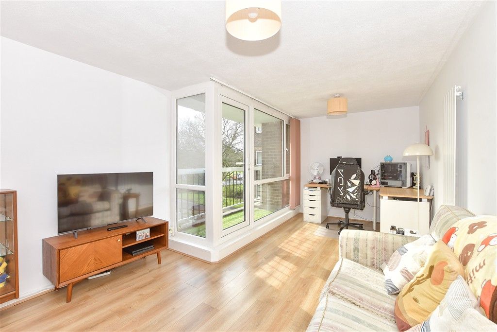 Property photo 3 of 9 Lounge/Diner