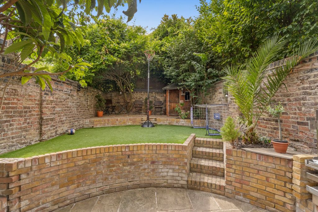 Property photo 2 of 14