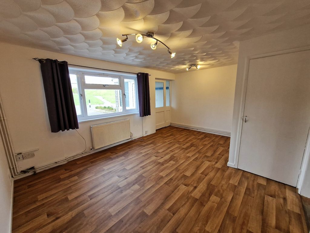 Property photo 2 of 11 Photo 3