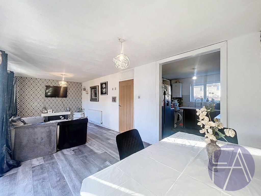 Property photo 1 of 12 4744710