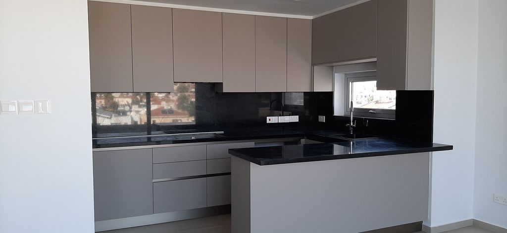 Property photo 1 of 12 Kitchen
