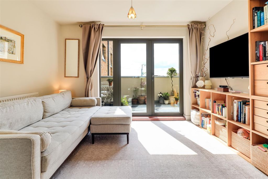 Property photo 3 of 19 Img (5).Jpg