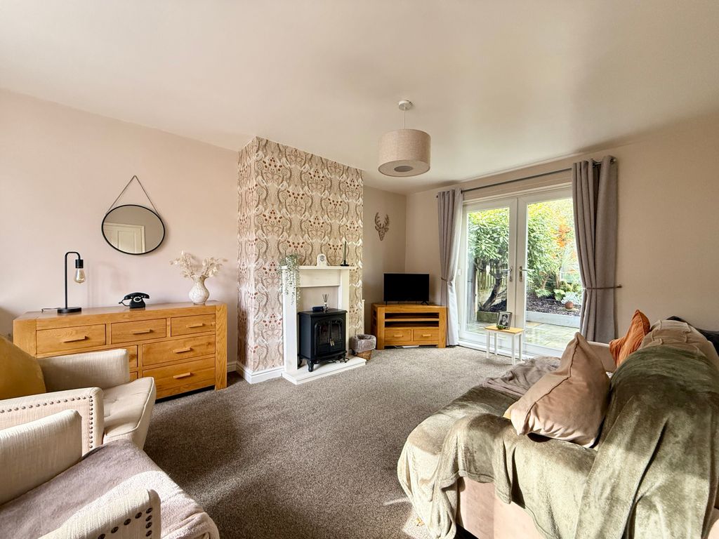 Property photo 3 of 16 Living Room