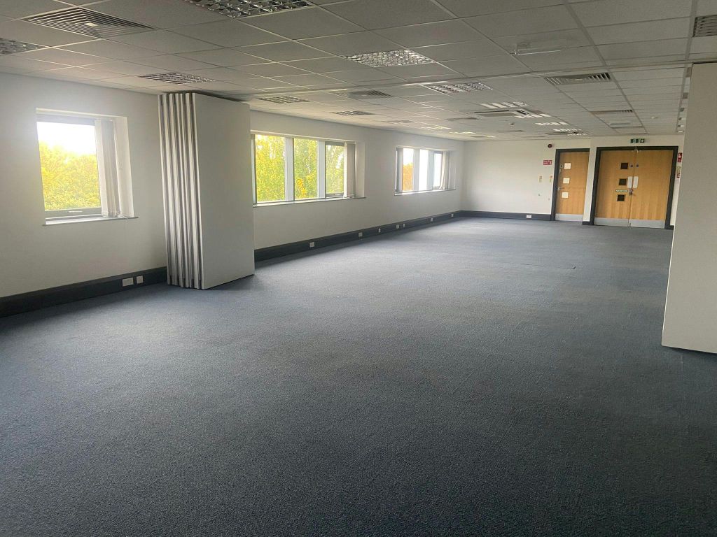 Property photo 2 of 10 76579889989d4866A9725E0d17d44F17.Jpg