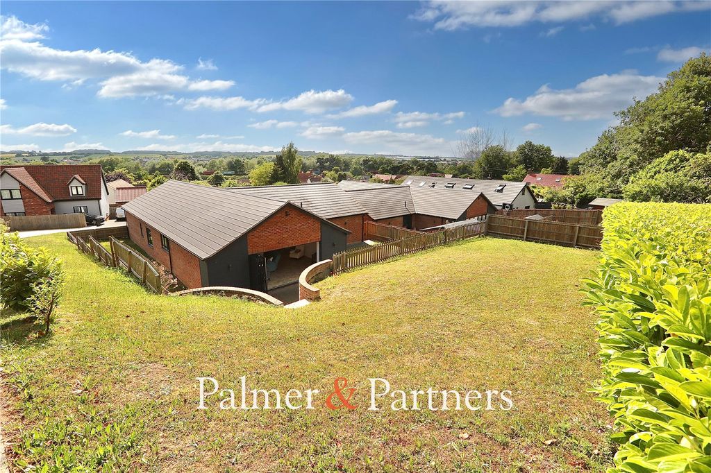 Property photo 2 of 30 Picture No. 06