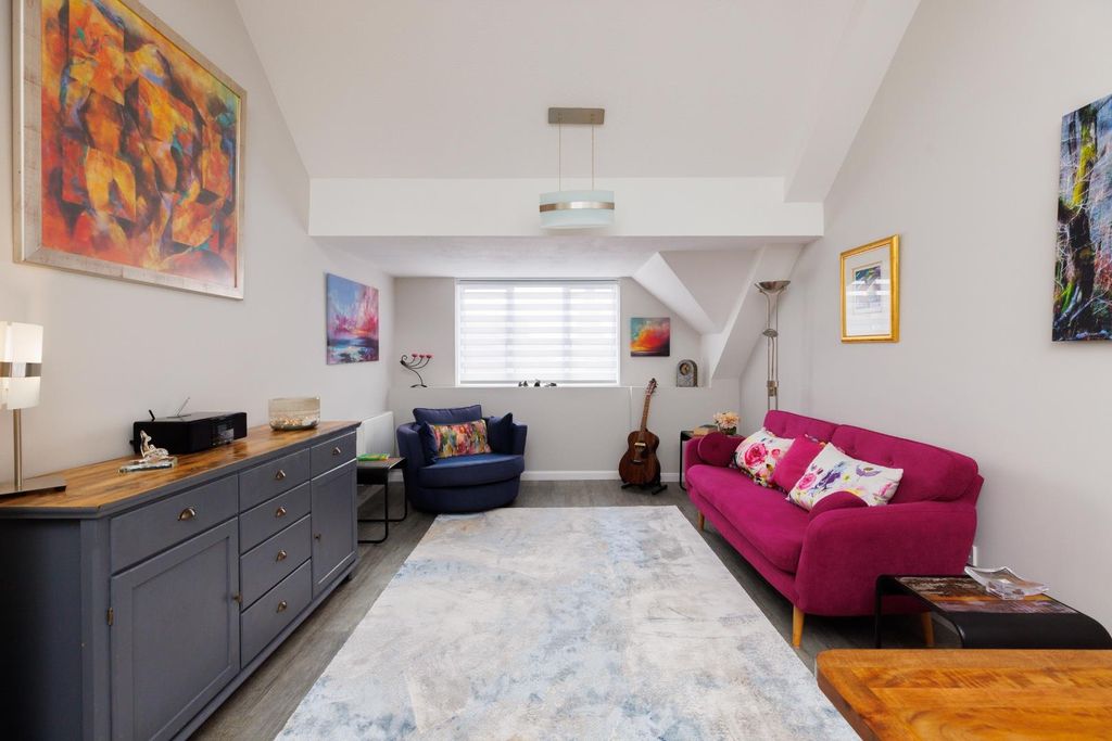 Property photo 1 of 16 59 Jessop Court-1.Jpg