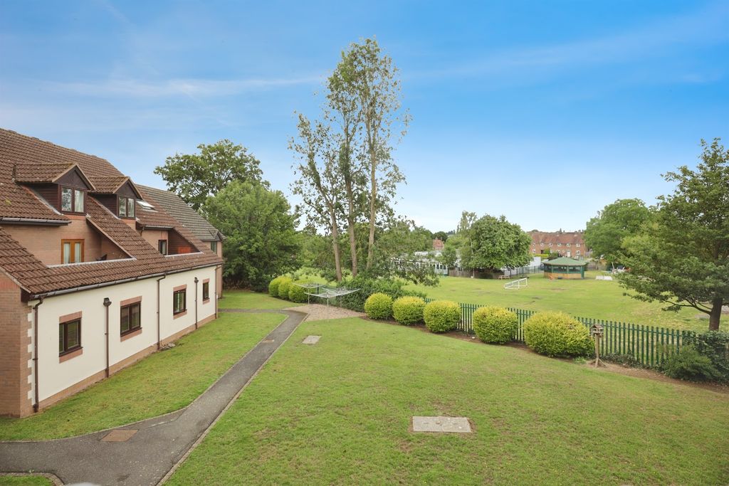 Property photo 3 of 11