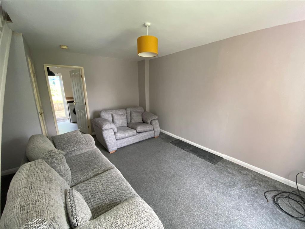 Property photo 3 of 16 Lounge..Jpg