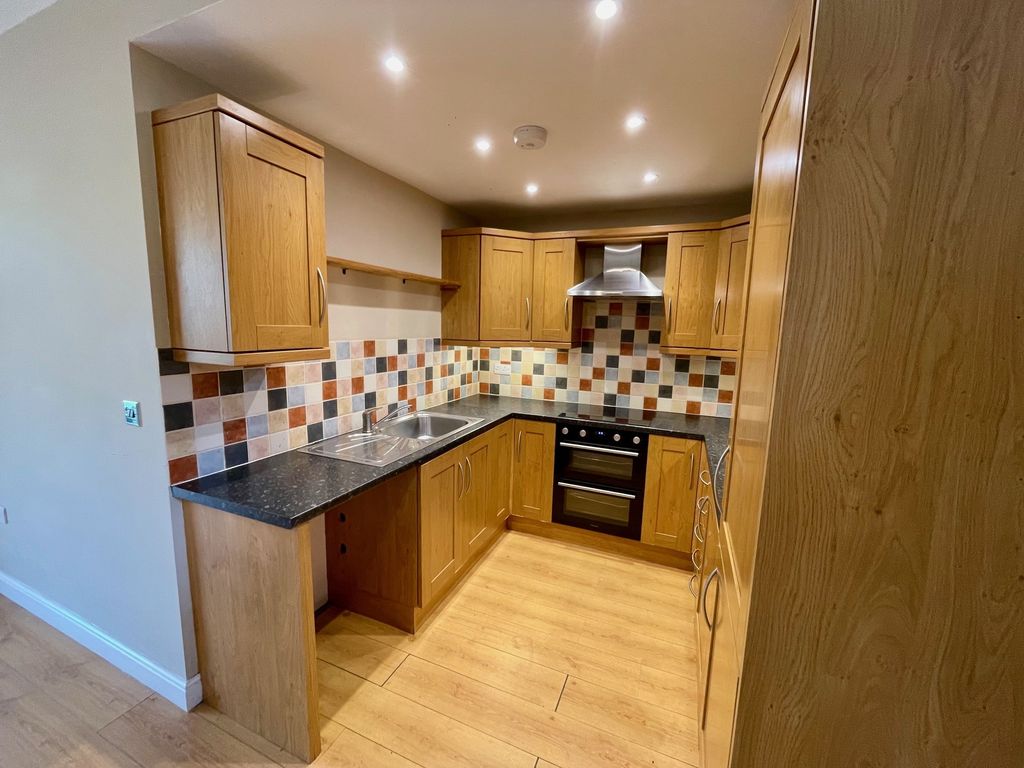 Property photo 3 of 21 Image