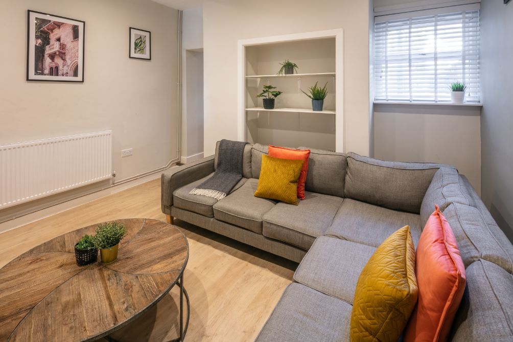 Property photo 3 of 14 41 Dalton Street Cardiff