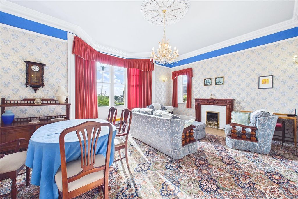 Property photo 2 of 18
