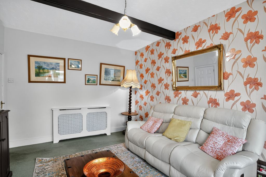 Property photo 2 of 20