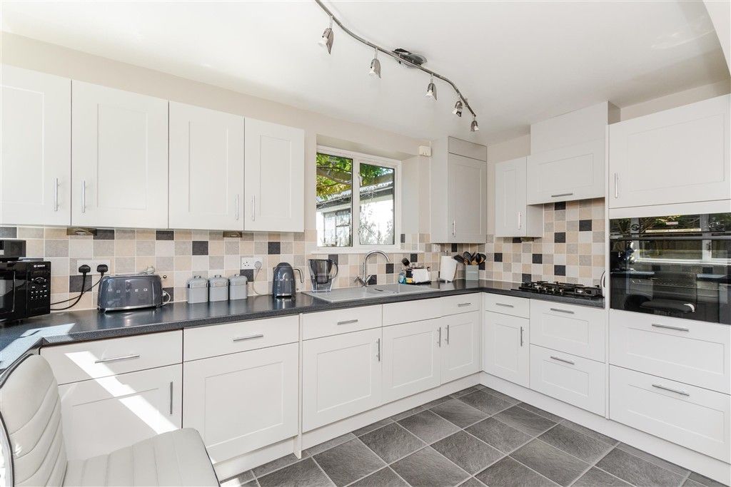 Property photo 3 of 10 Kitchen/Diner