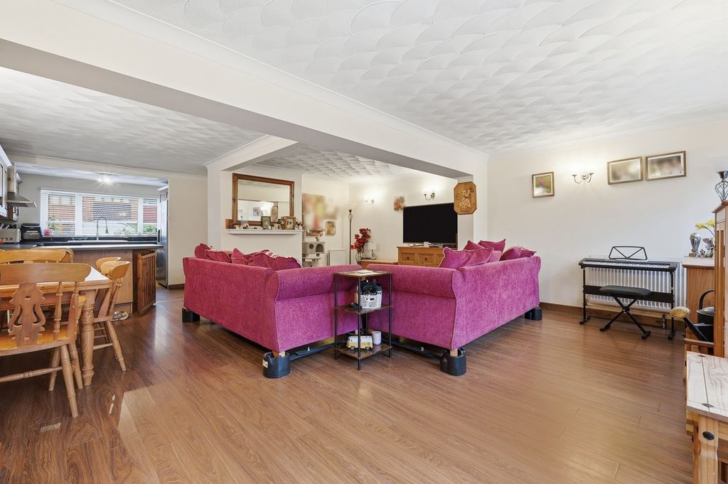 Property photo 3 of 24