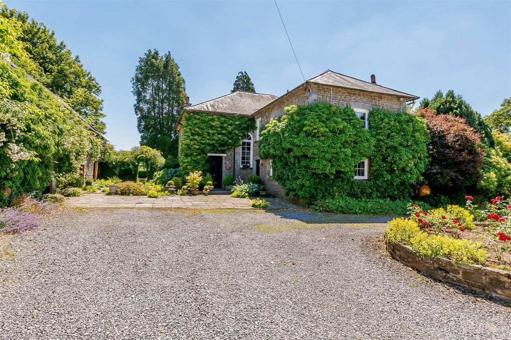 Property photo 1 of 23