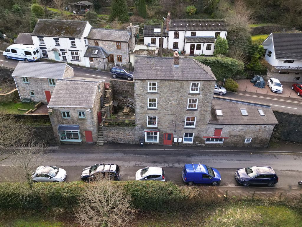 Property photo 1 of 25