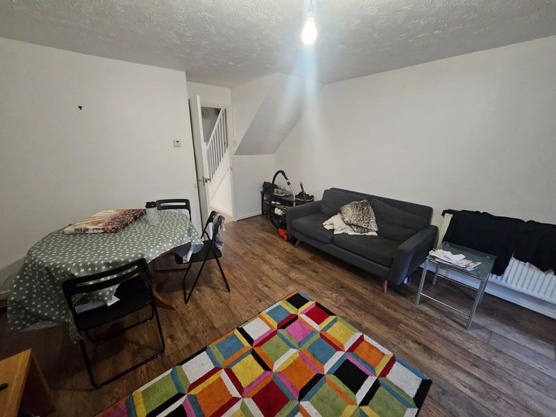 Property photo 3 of 12 Photo 4