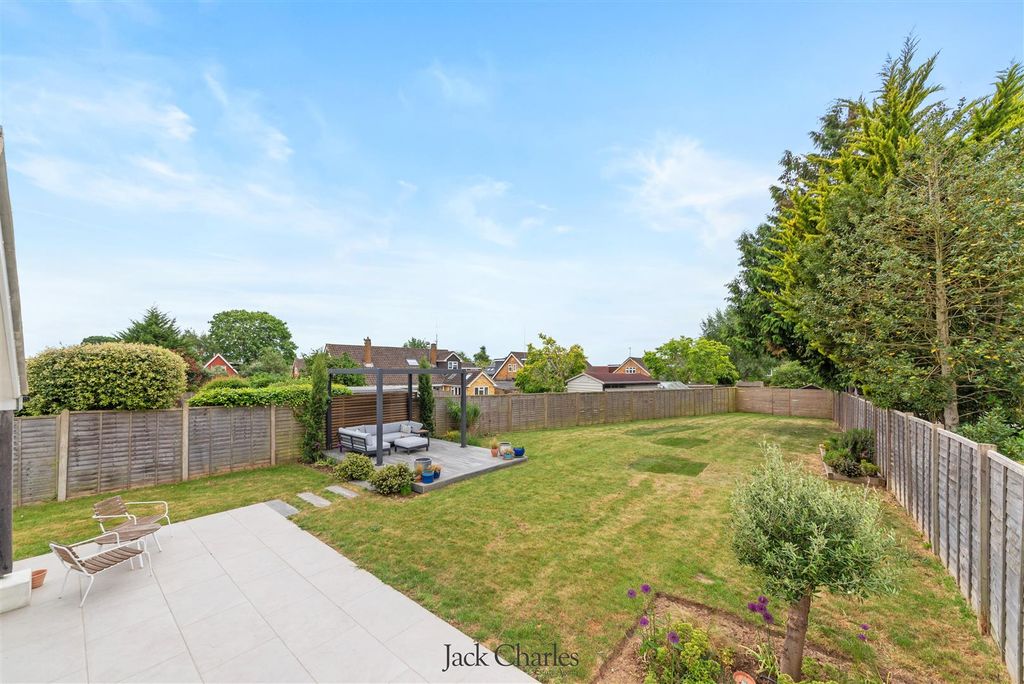 Property photo 3 of 26 28 Barchester Way-41.Jpg
