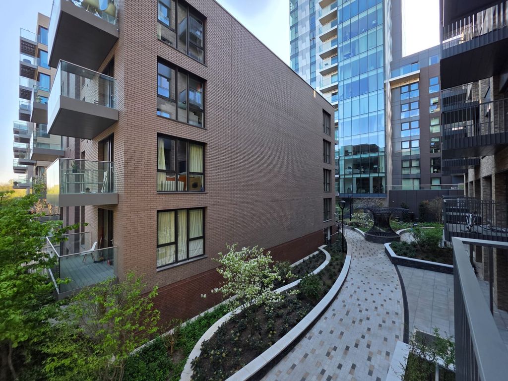 Property photo 1 of 11 A Sleek And Modern One Bedroom Apartment In Scarlet Court, Woodberry Down, Featuring High-Spec Interiors, Private Balcony, All Moments From The Reservoir, Green Open Spaces And Manor House Station.