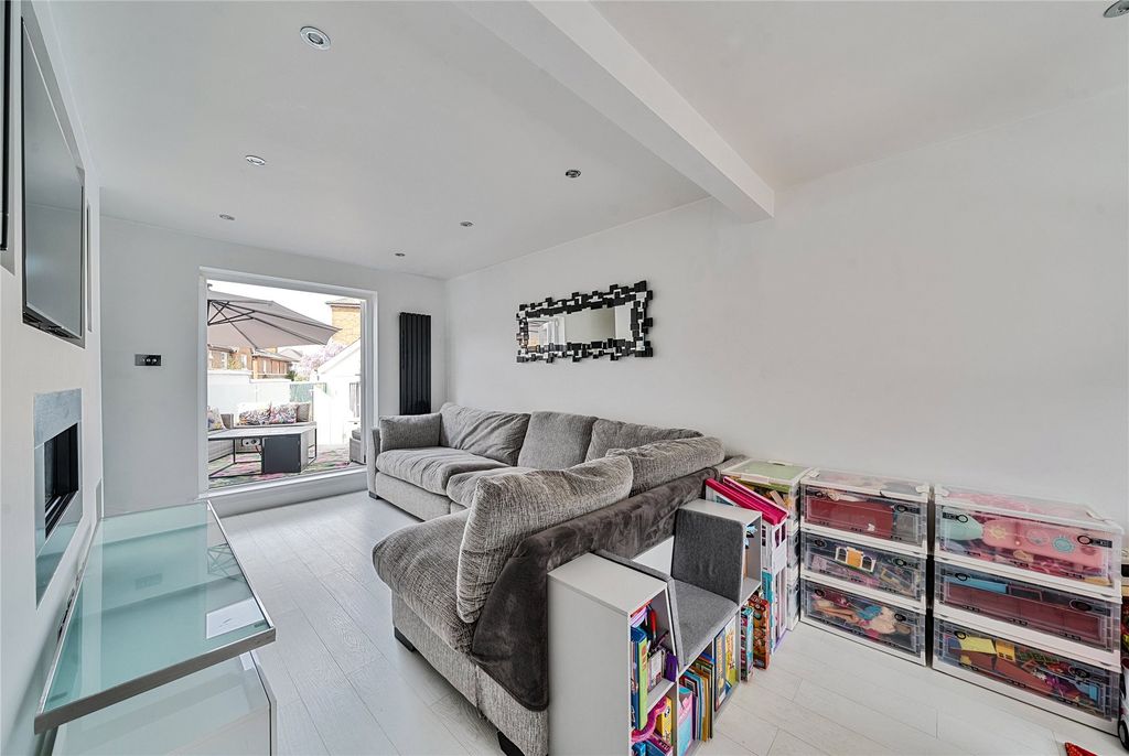 Property photo 2 of 16 Picture No. 03
